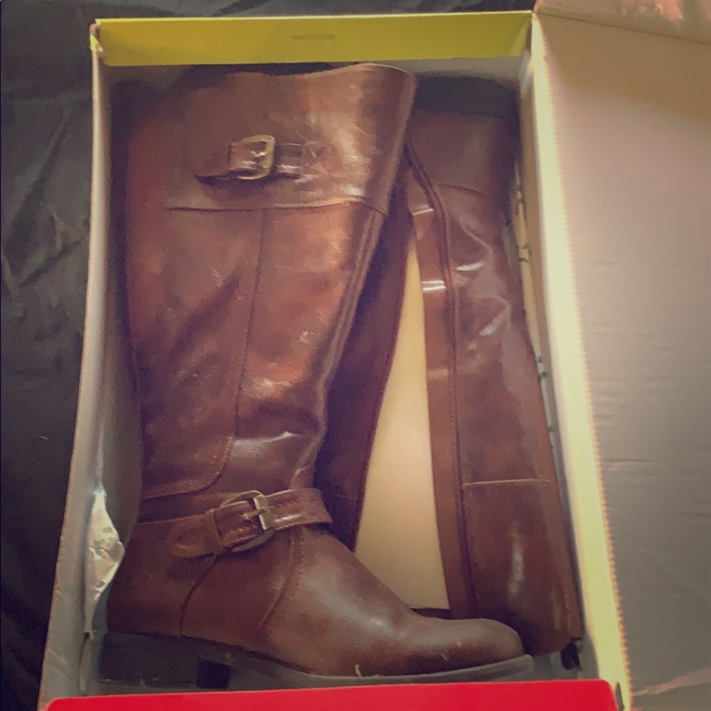 EUC brown boots